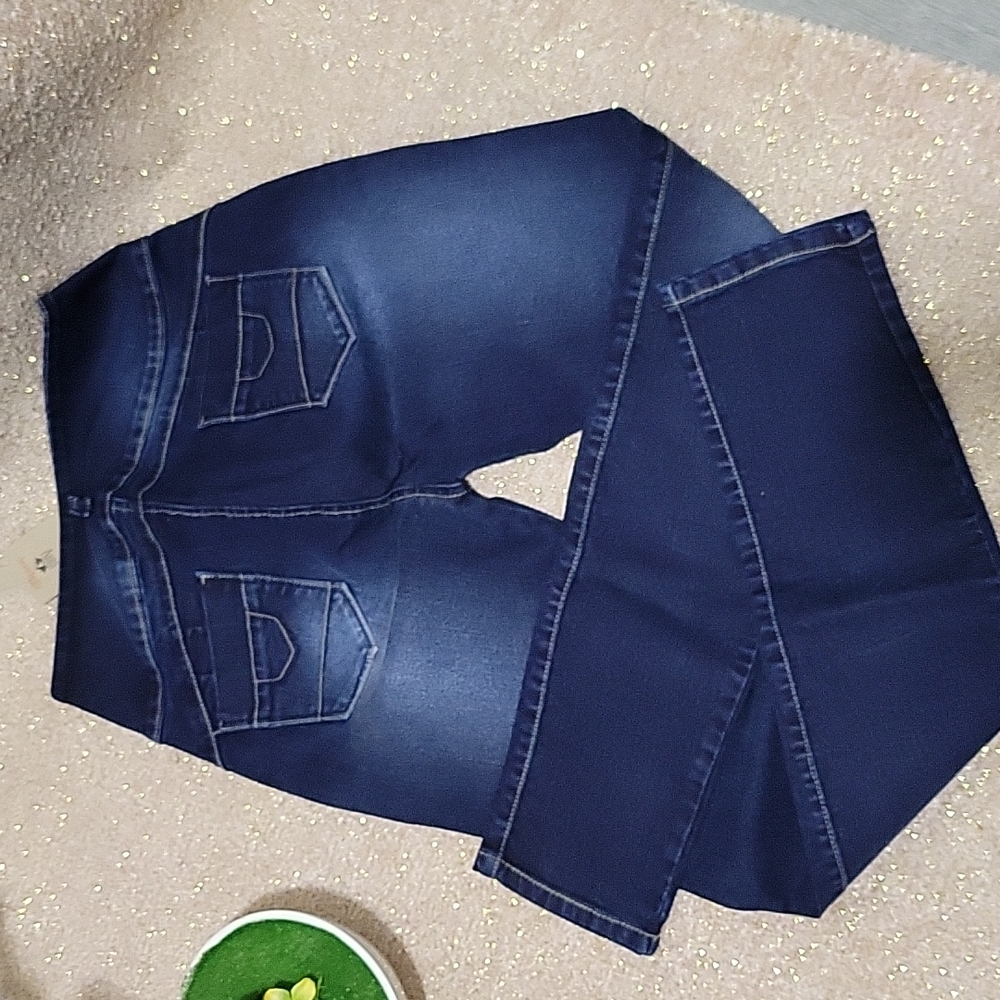 Jean - Picture 3 of 3